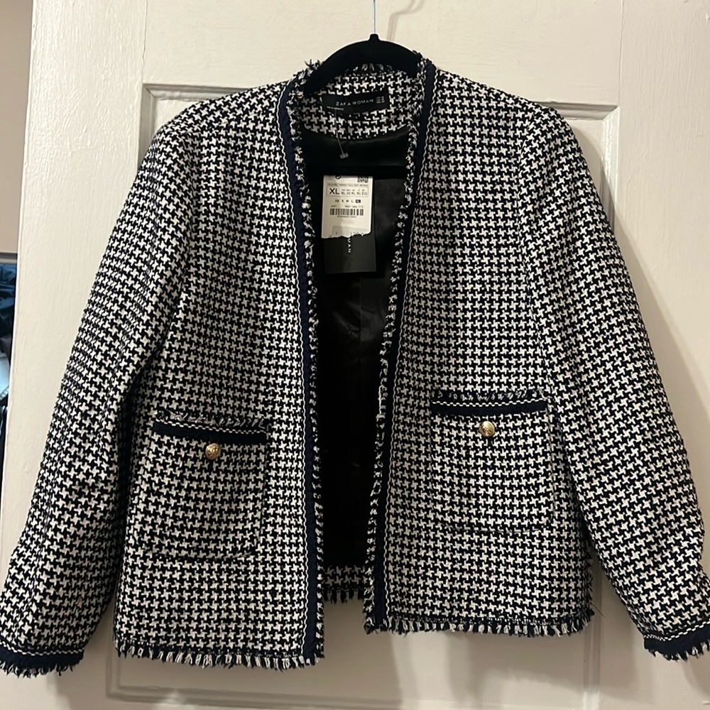 Zara women’s navy blue and black blazer -brand new